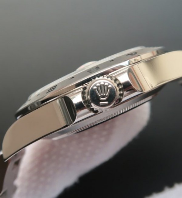 Replica Rolex EXPLORER II 42mm 216570 Noob White Dial A3187