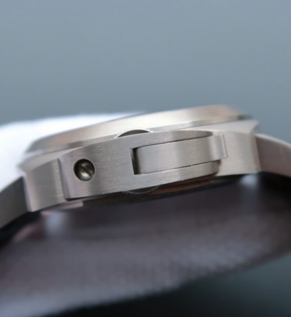 Replica Panerai ZF PAM562 Titanium Rubber Strap P5000