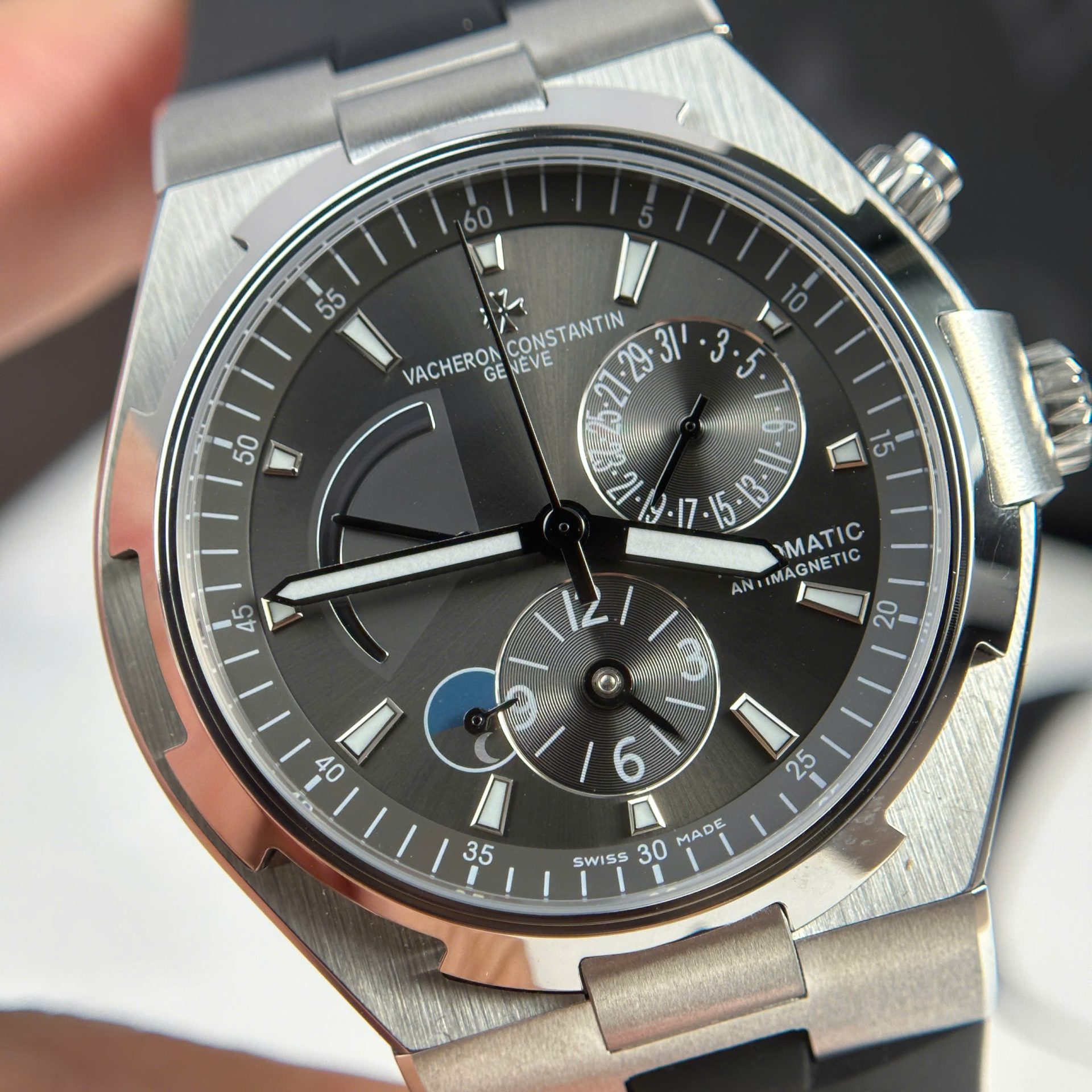 Vacheron Constantin Clone Watch Overseas Dual Time 47450 Gray 9F Factory 42mm