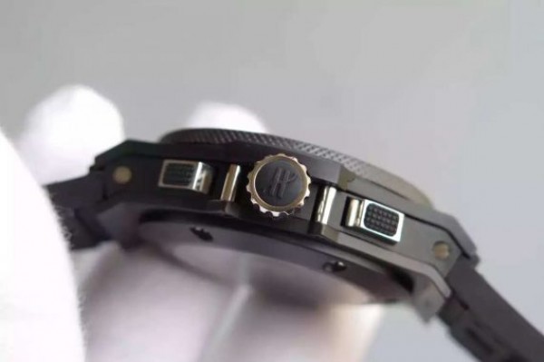 Replica Hublot Big Bang 44mm Carbon Fiber Black Gummy Strap A7750