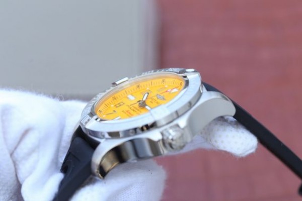 Replica Breitling Avenger II Seawolf SS GF Yellow Dial Black Rubber Strap A2824