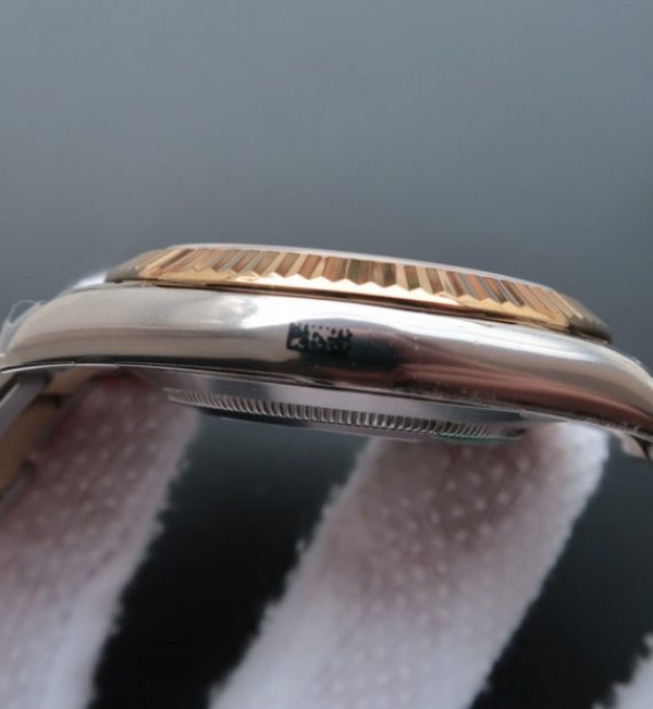 Replica Rolex DateJust II 41mm SS/YG YG Textured Dial Lumed Marker SS/YG Bracelet A3136
