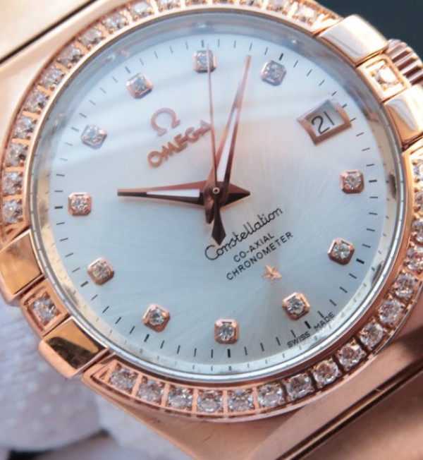 Replica Omega V6 Constellation RG White Dial Diamonds Bezel RG Bracelet A2500
