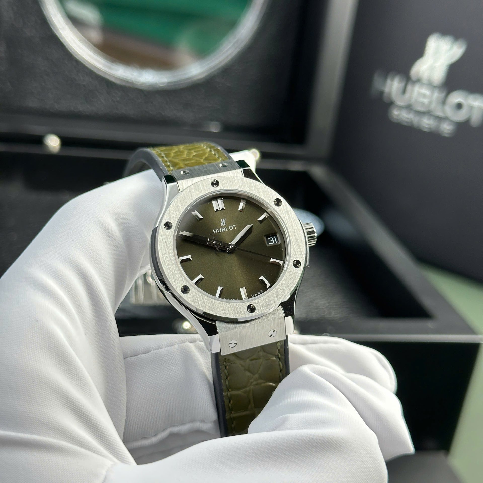 Hublot Classic Fusion Replica Watch Womens Green HB Factory 33mm