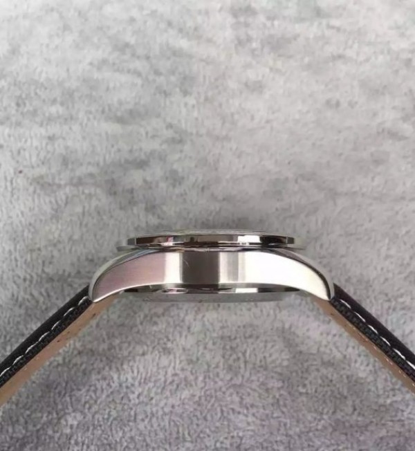 Replica Omega Speedmaster 3211 Silver Dial Black Nylon Strap A7750