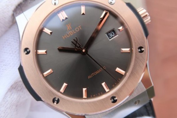 Replica Hublot Classic Fusion 42mm RG JJF Gray Dial Gray Gummy Strap A2892