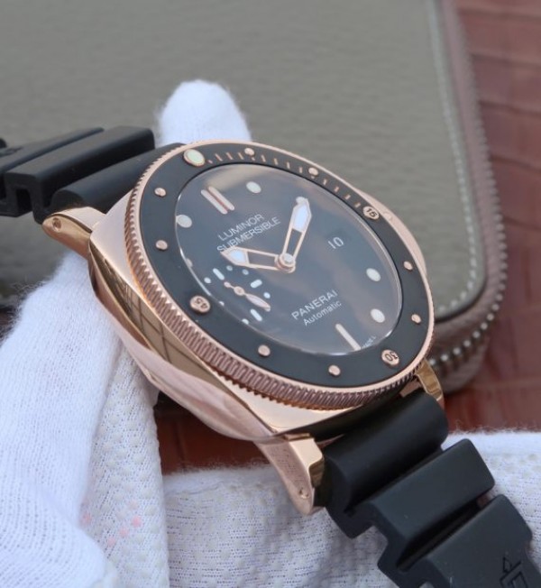 Replica Panerai ZF Luminor Submersible PAM684 RG Rubber Strap P.9010