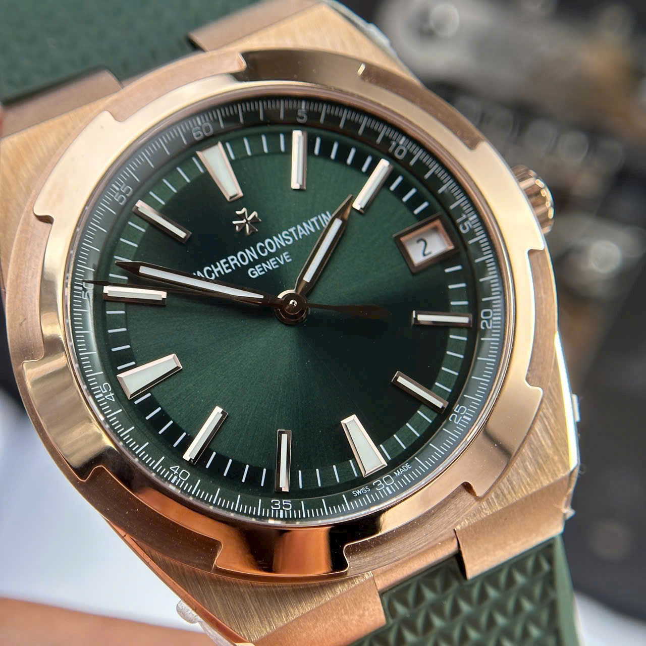 Vacheron Constantin Replica Watch Overseas 4500V Green Dial Rubber Strap 41mm