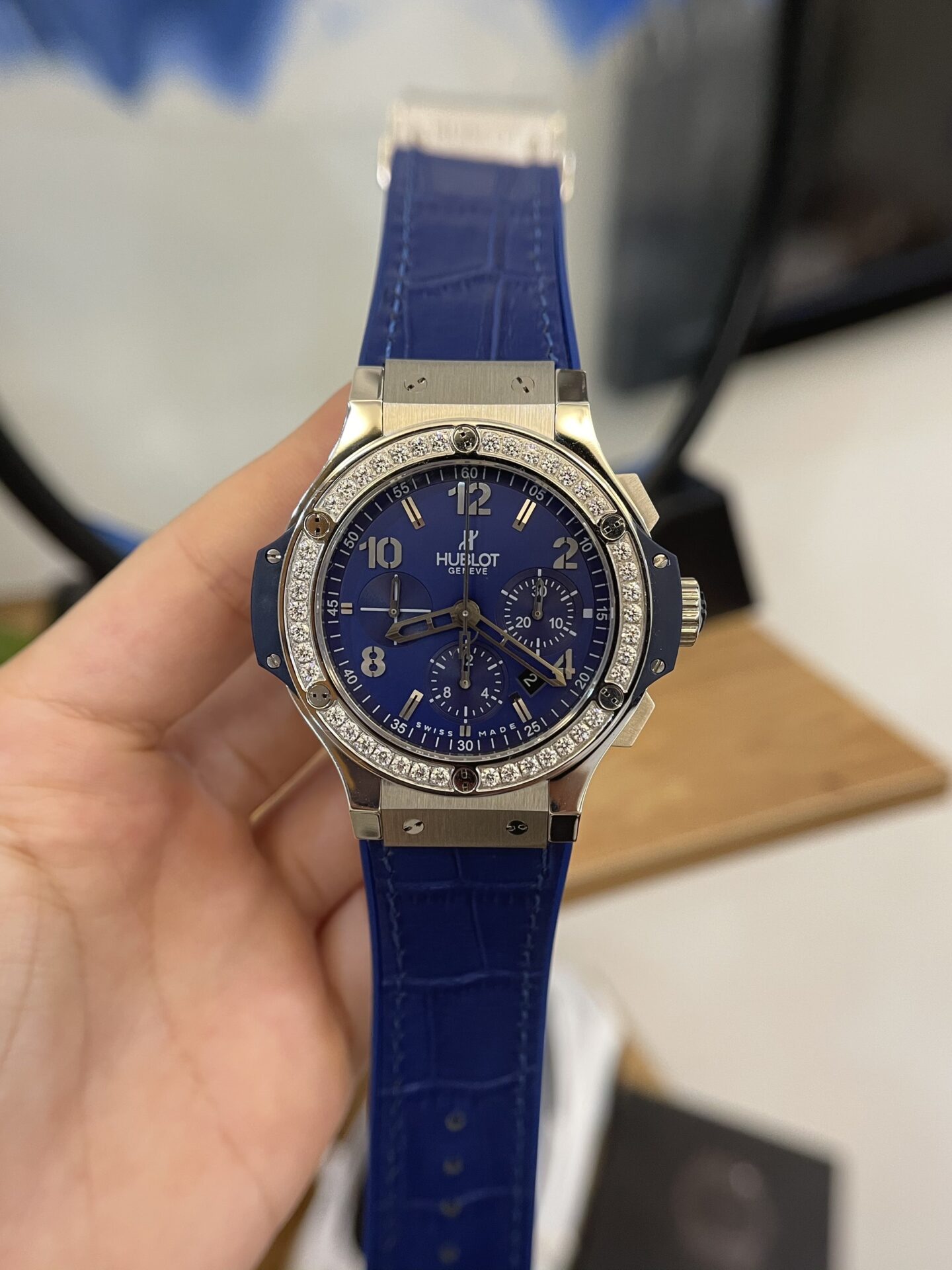 Hublot Big Bang Men s Replica Watch Blue With Diamond Bezel 44mm