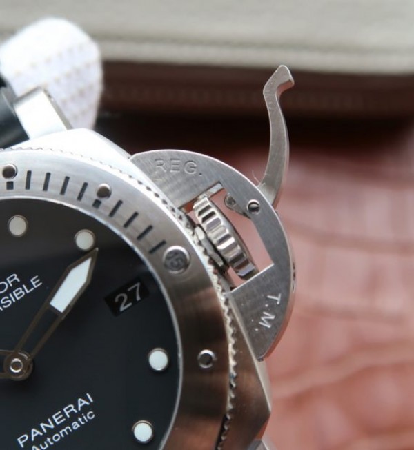 Replica Panerai XF Luminor Submersible PAM682 Rubber Strap P.9010