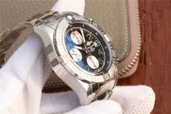Replica Breitling Avenger II Chronograph 43mm SS GF Black/White Dial SS Bracelet A7750