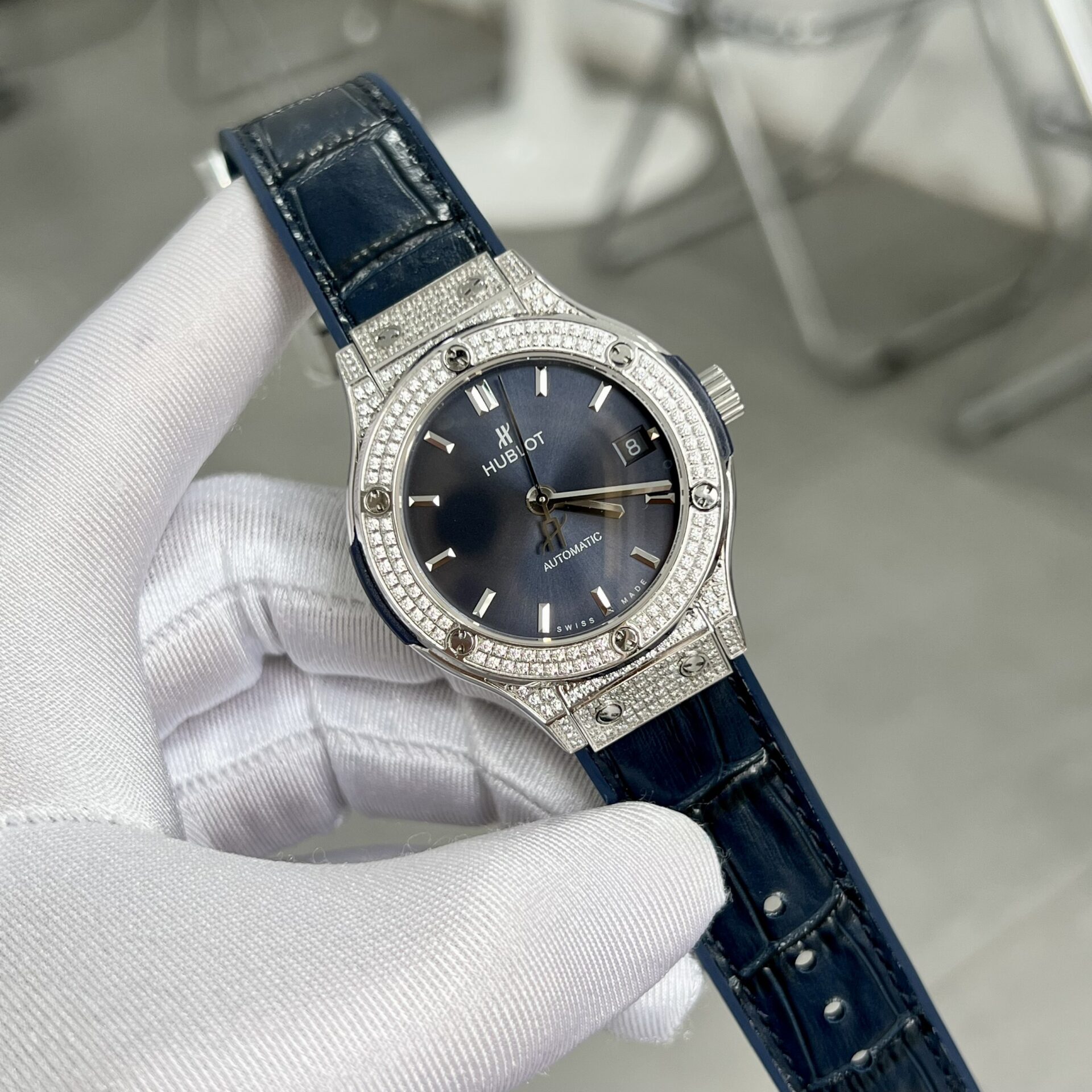 Hublot Replica 11 Watch With Full Diamond Case Blue HB Factory 38mm