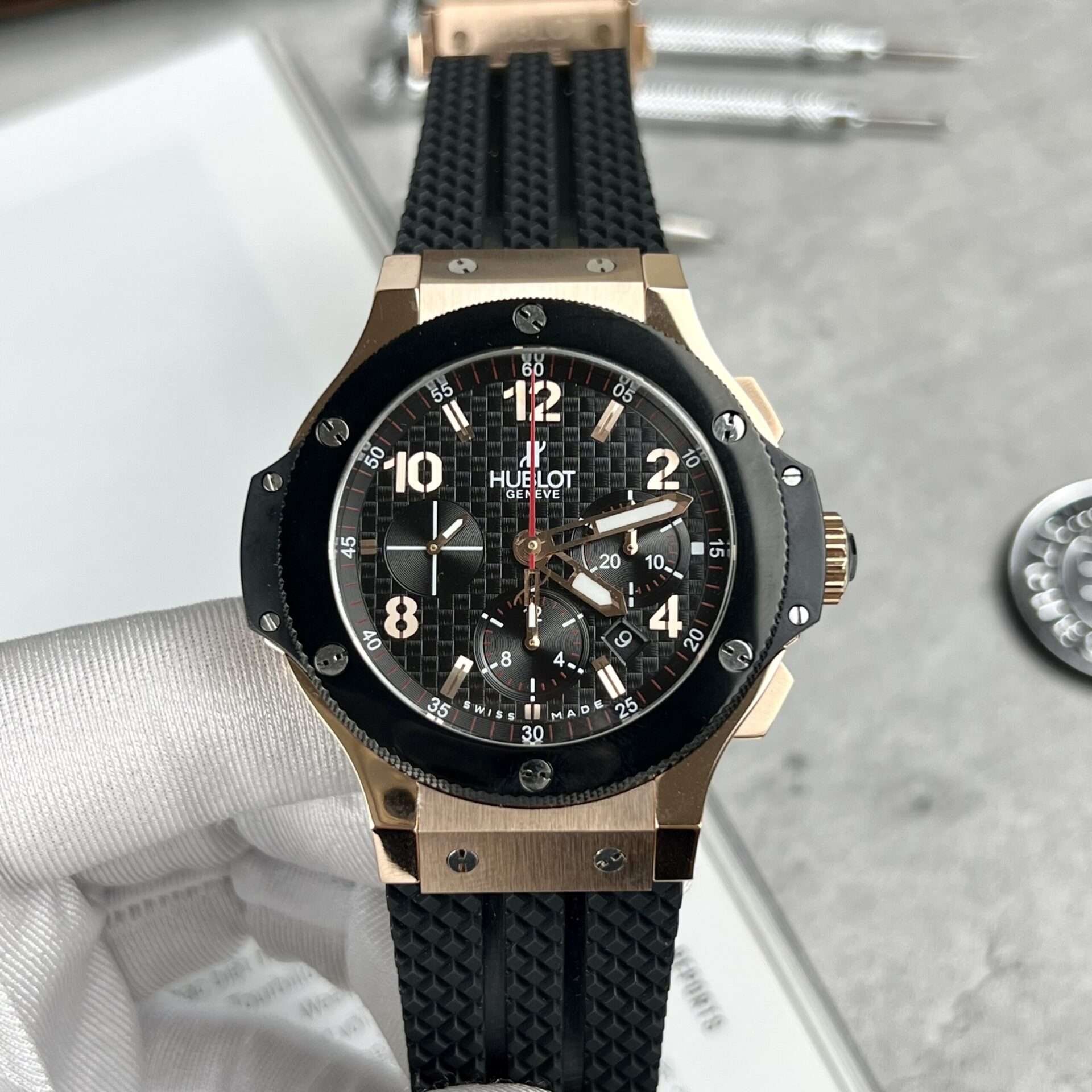 Hublot Fake Watch Big Bang King Gold Black Dial Rubber Strap 44mm