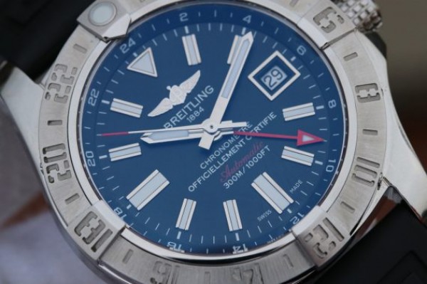 Replica Breitling Avenger GMT SS GF Black Dial On Black Rubber Strap A2836