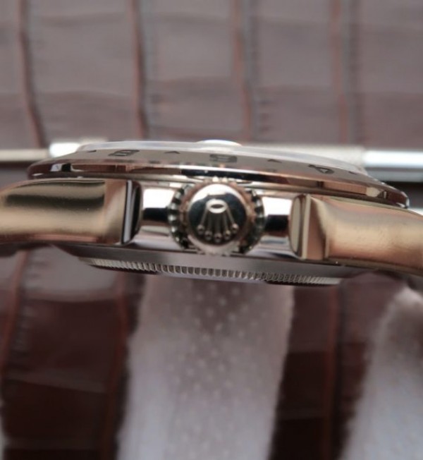 Replica Rolex EXPLORER II 42mm 216570 Noob Black Dial SS Bracelet A3187