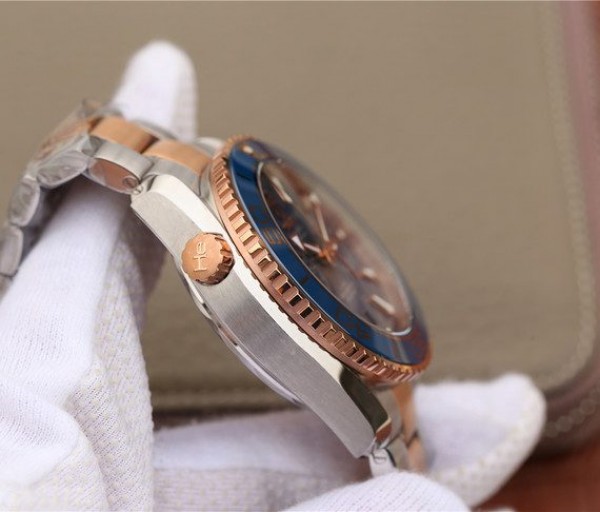 Replica Omega OMF Planet Ocean Master Chronometer SS/RG Blue Polished Bezel Blue Dial SS/RG Bracelet A9901