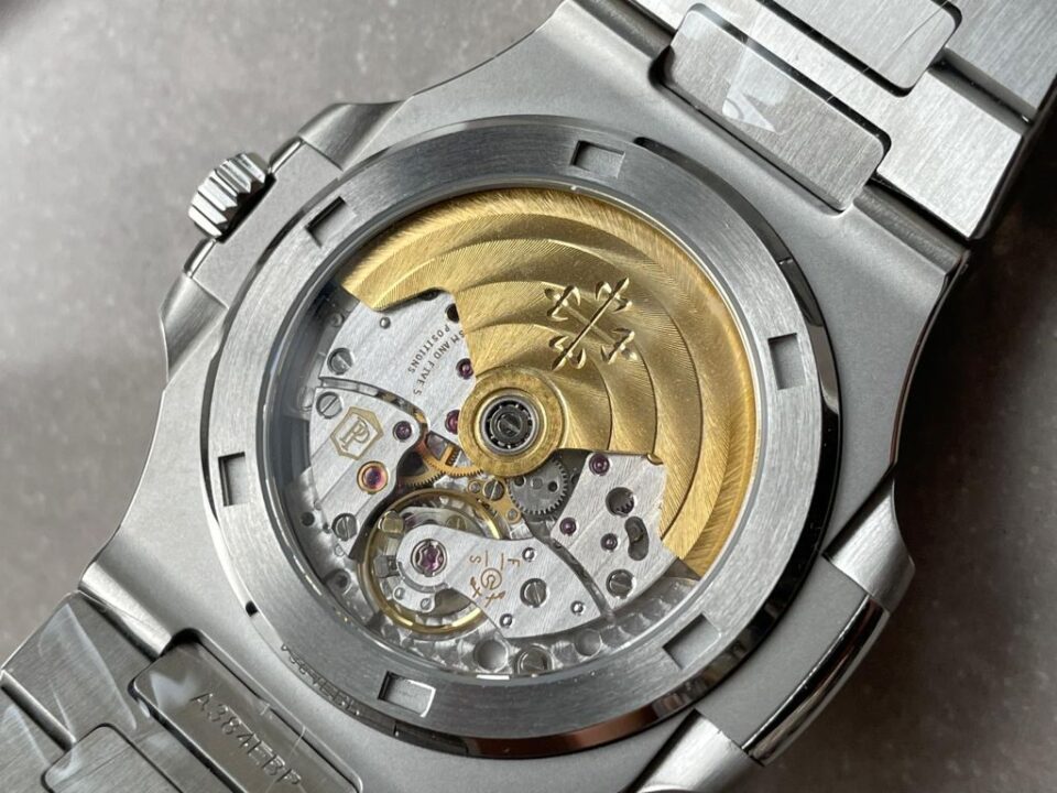 Replica PATEK PHILIPPE Nautilus 5711/1A PPF VF 1:1 Best Edition Green Textured Dial on SS Bracelet 324CS