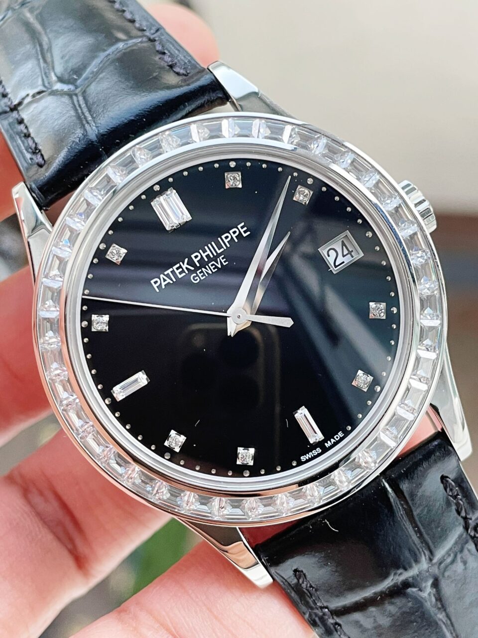 Replica PATEK PHILIPPE Calatrava ZF 5298p Date Sweep Seconds in Diamond Bezel Black Dial ZF factory
