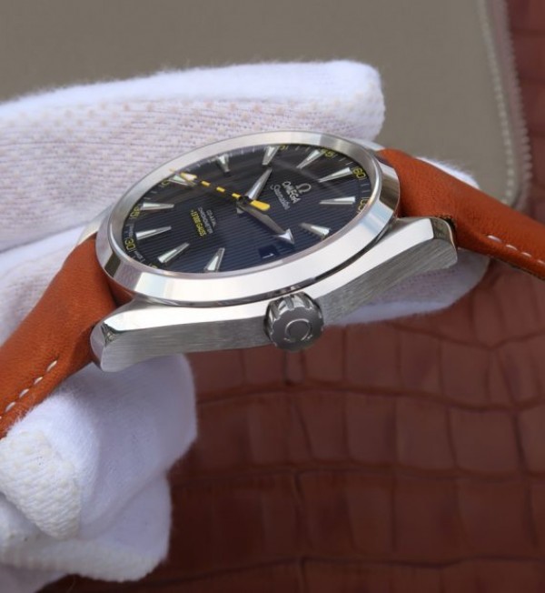Replica Omega XF Aqua Terra 15,000 Gauss Anti-Magnetic Leather Strap A8500