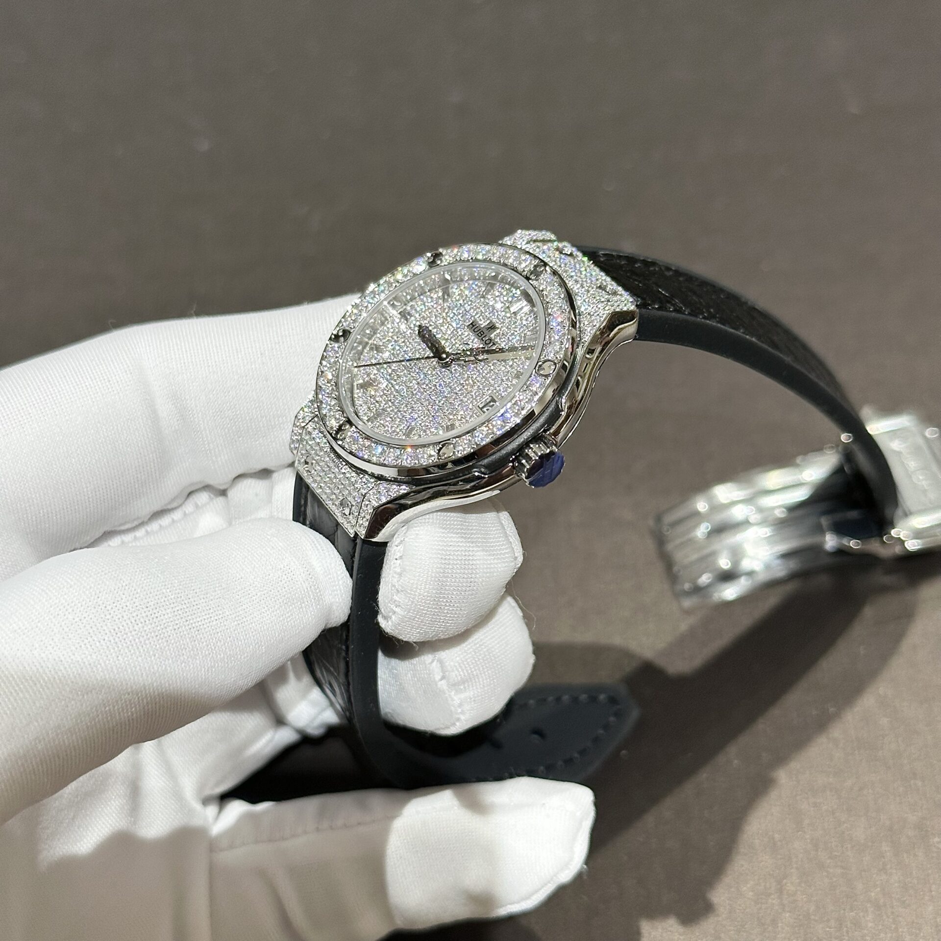 Hublot Classic Fusion Replica Watch With Full Moissanite Diamonds 33mm