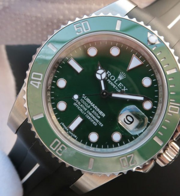 Replica Rolex Submariner 116610 LV Green Ceramic Noob V7 Black Rubber Strap A3135