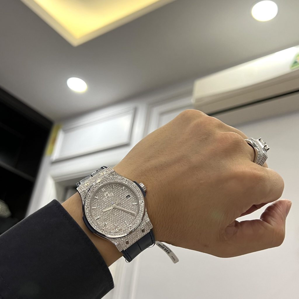 Hublot Best Replica Watch Classic Fusion Custom Natural Diamonds 42mm