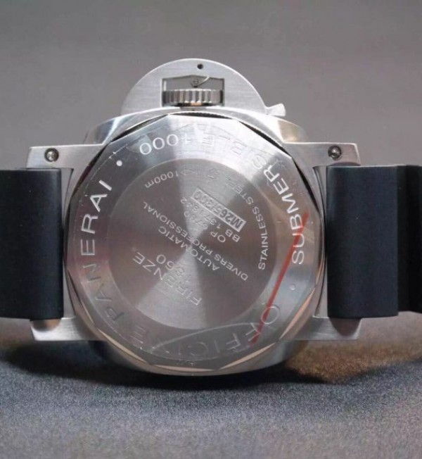 Replica Panerai Luminor Submersible PAM243 Black Dial Rubber Strap P.9010