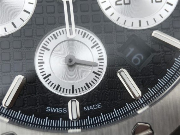 Replica Audemars Piguet Royal Oak Chronograph SS JHF Black/White Dial SS Bracelet A7750