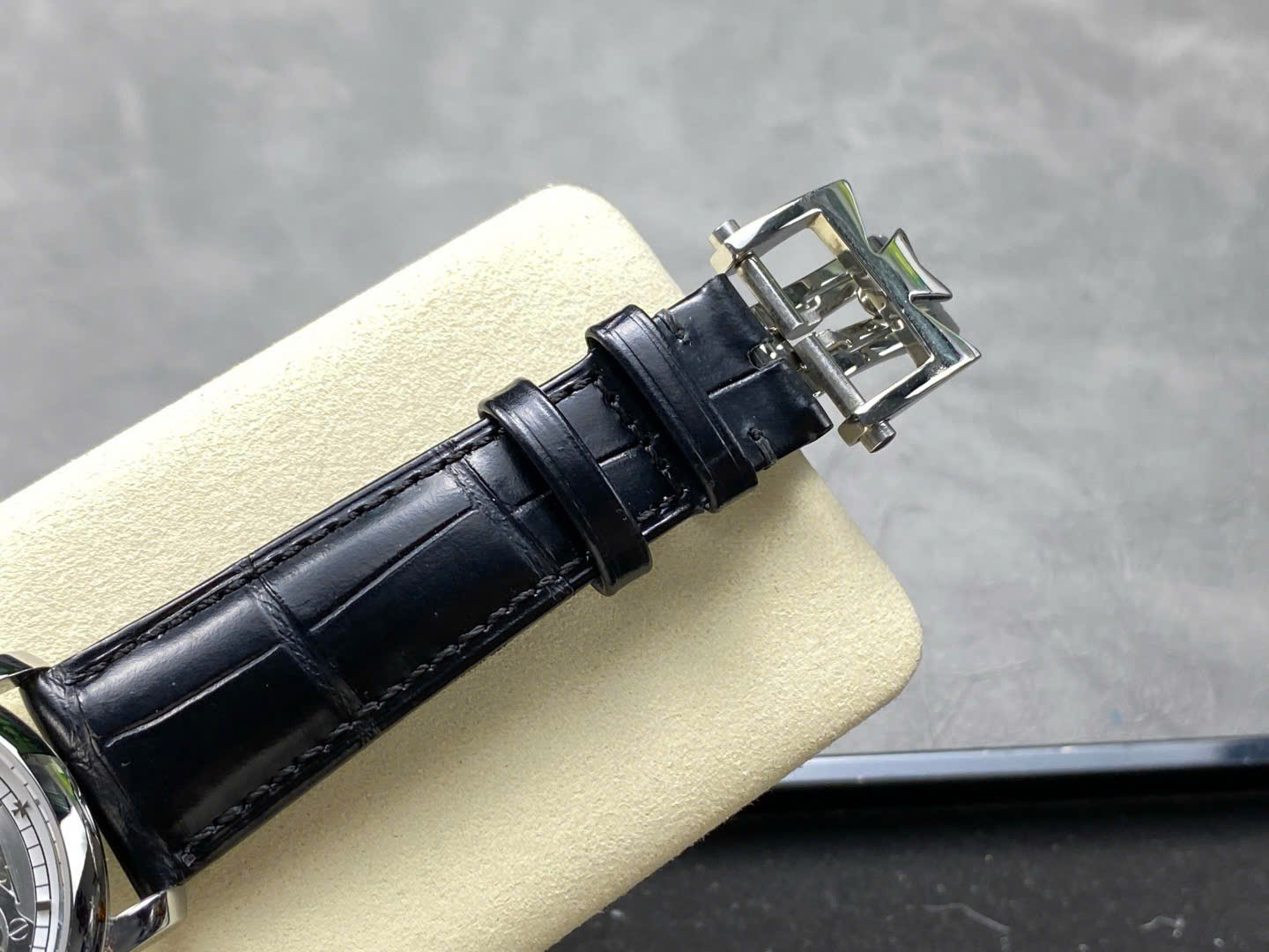 Vacheron Constantin Traditionnelle 43175 Replica Watch Mens Leather Strap 41mm