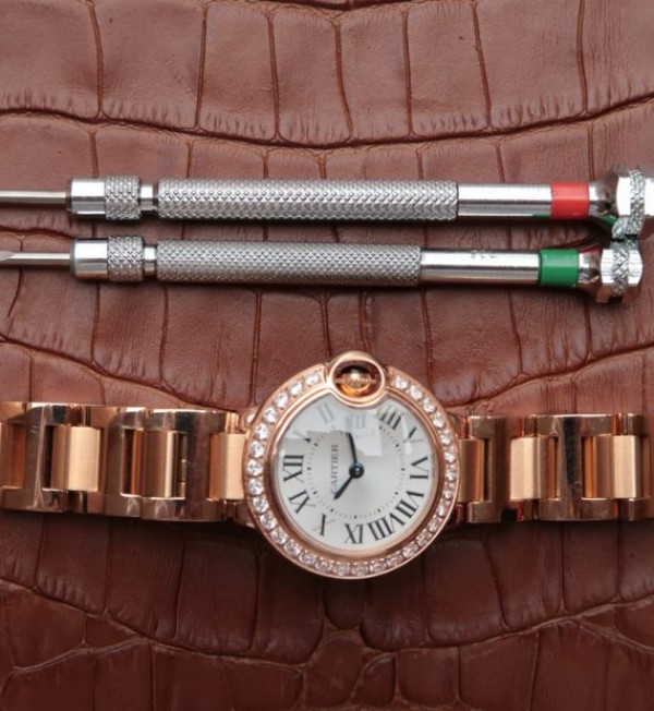 Replica Cartier Ballon Bleu 28mm RG Diamonds Bezel White Dial Bracelet Ronda Quartz