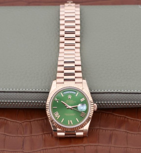 Replica Rolex Day-Date 40mm 228235 RG Noob Green Dial Roman Markers RG Bracelet A3255