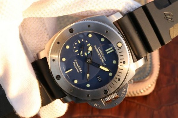 Replica Panerai PAM371 Titanium Blue Dial XF Black Rubber Strap P9001