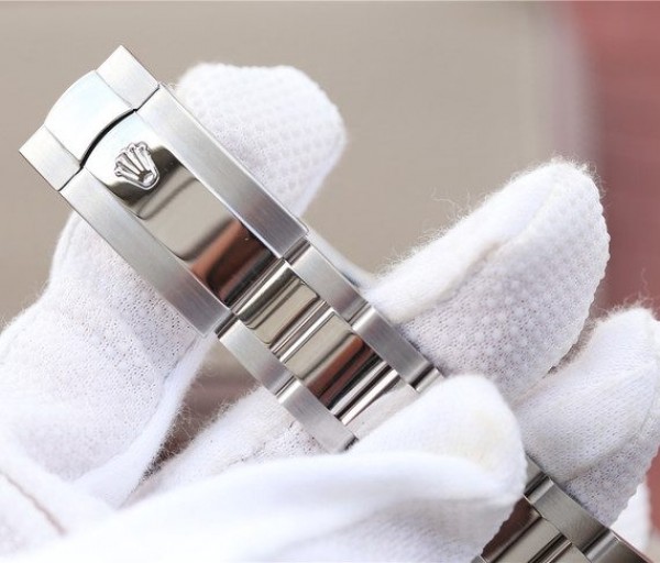 Replica Rolex DateJust 41mm 126300 Noob White MOP Dial Diamonds Markers SS Bracelet A3235