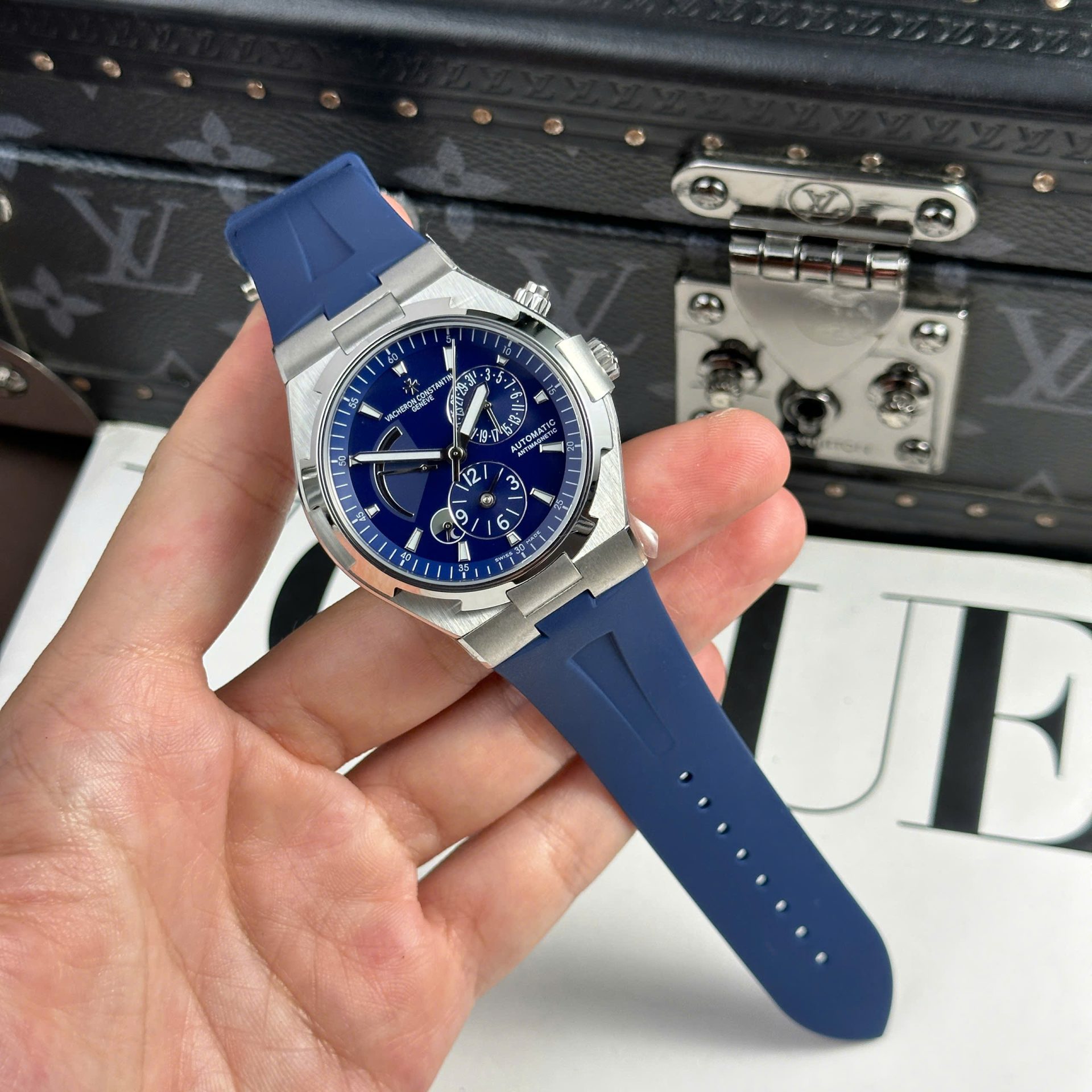 Vacheron Constantin Best Replica Watch Overseas Dual Time 47450 Blue 9F Factory 42mm