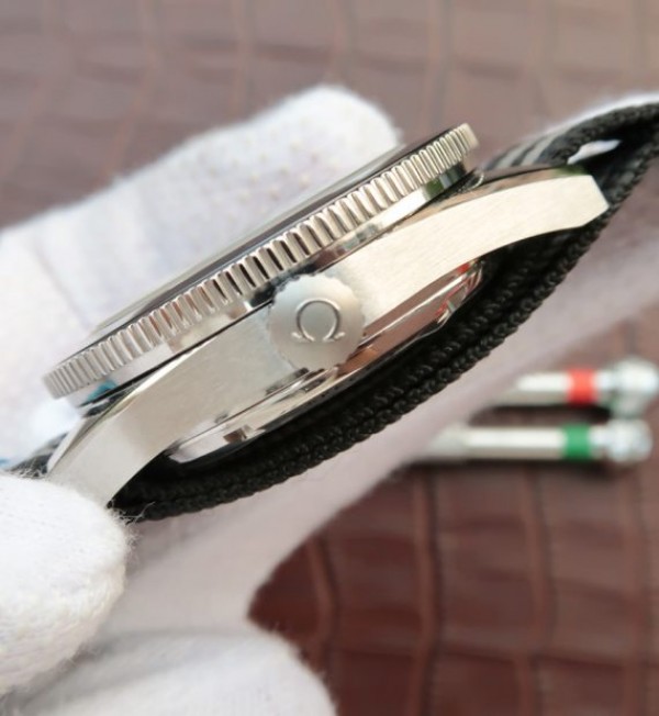 Replica Omega XF Seamster 300 Spectre Limited Edition 007 Nylon Strap A8400