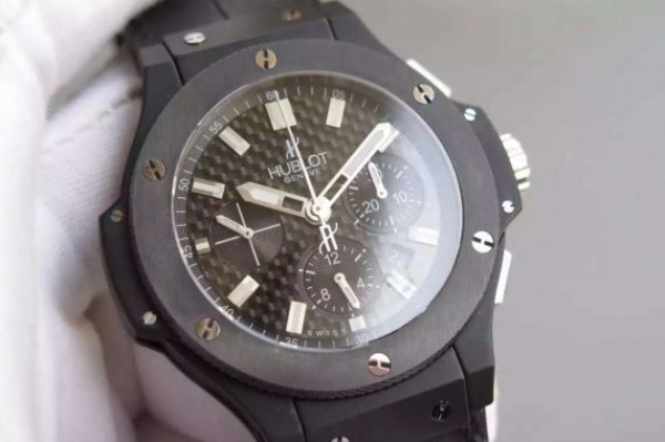Replica Hublot Big Bang 44mm Carbon Fiber Black Gummy Strap A7750