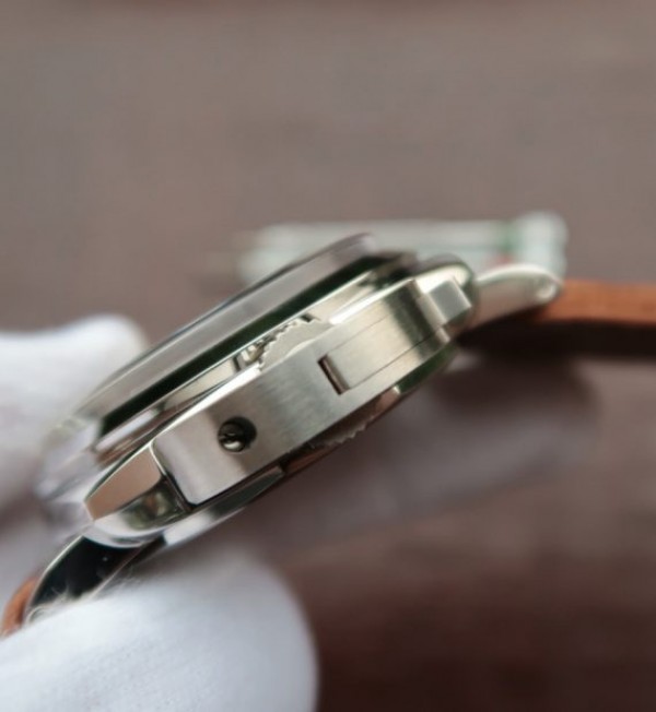 Replica Panerai Luminor PAM390 Brown Leather Strap P.5000