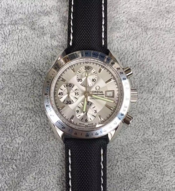 Replica Omega Speedmaster 3211 Silver Dial Black Nylon Strap A7750