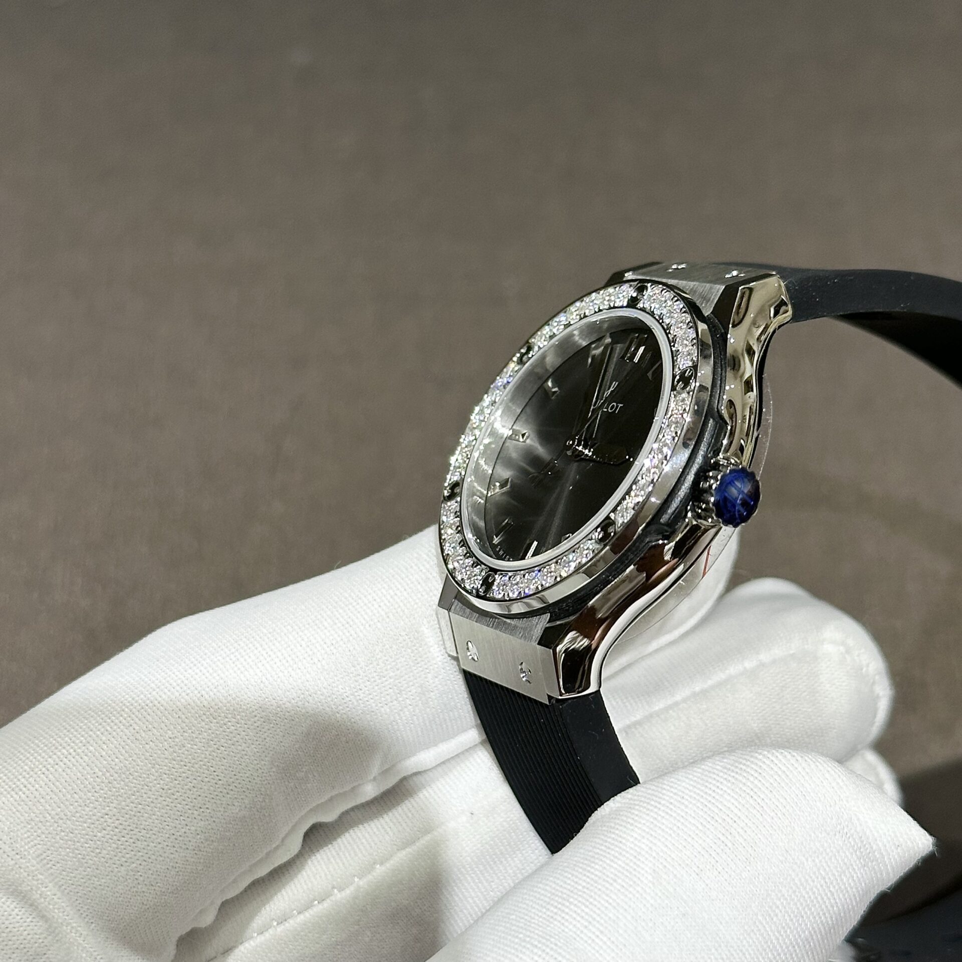 Hublot Replica Watch With Moissanite Diamonds Rubber Strap 33mm