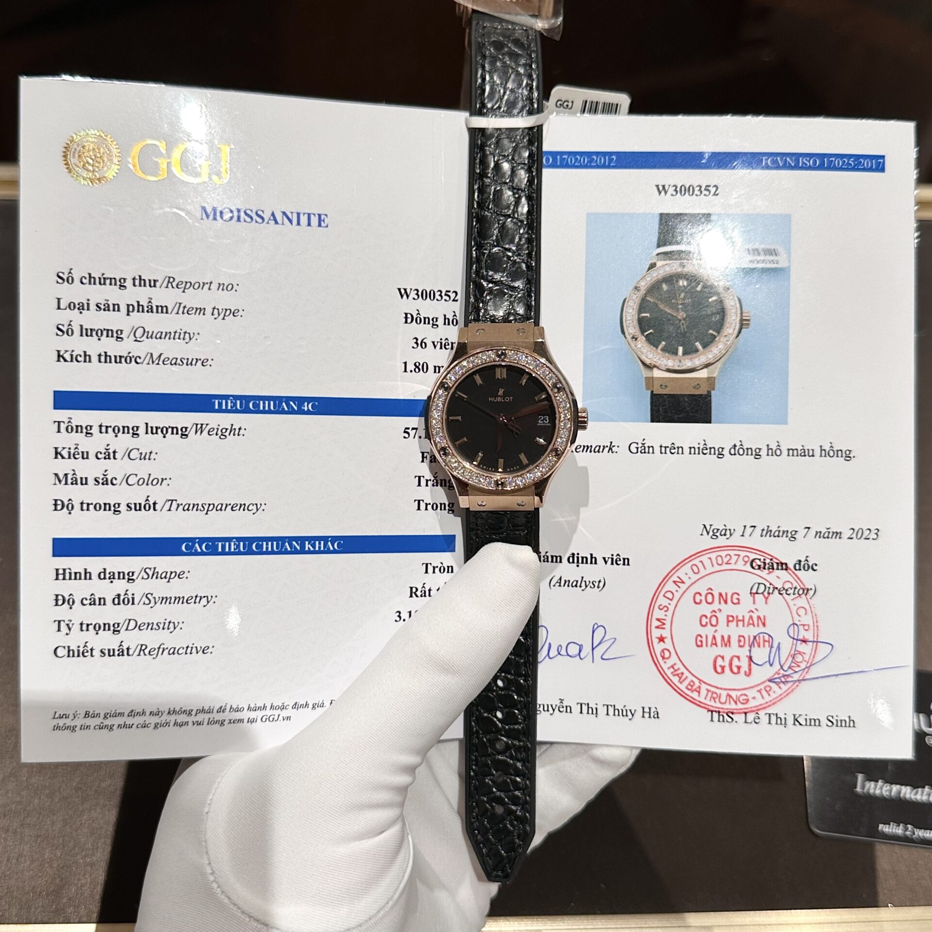 Hublot Classic Fusion Replica Watch Moissanite Diamond 33mm