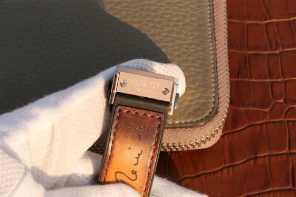 Replica Hublot Classic Fusion 45mm RG Berluti Scritto Brown Leather Dial Gummy Strap A2892