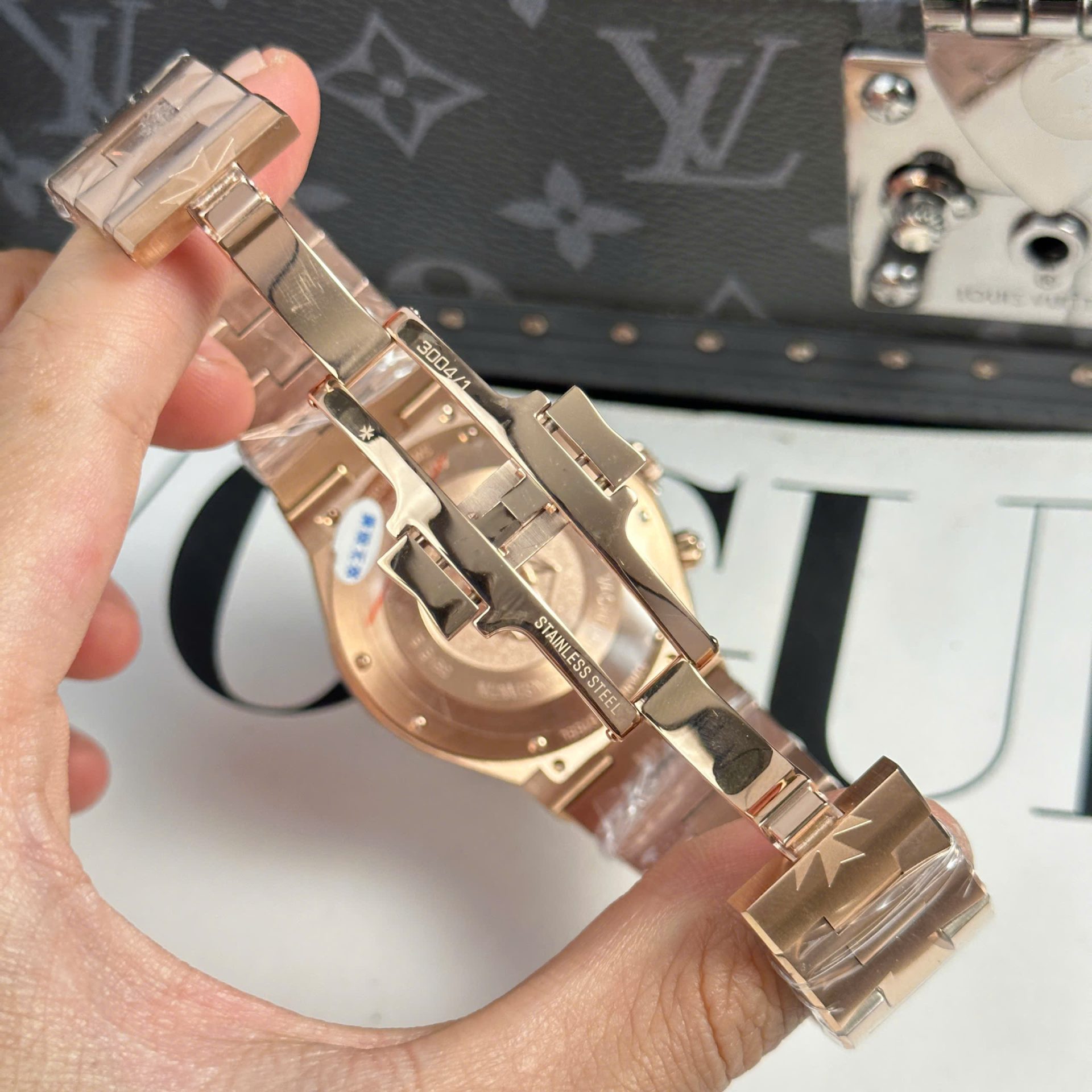 Vacheron Constantin Fake Watch Overseas Dual Time 47450 White Dial 9F Factory 42mm