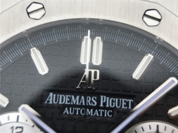 Replica Audemars Piguet Royal Oak Chronograph SS JHF Black/White Dial SS Bracelet A7750