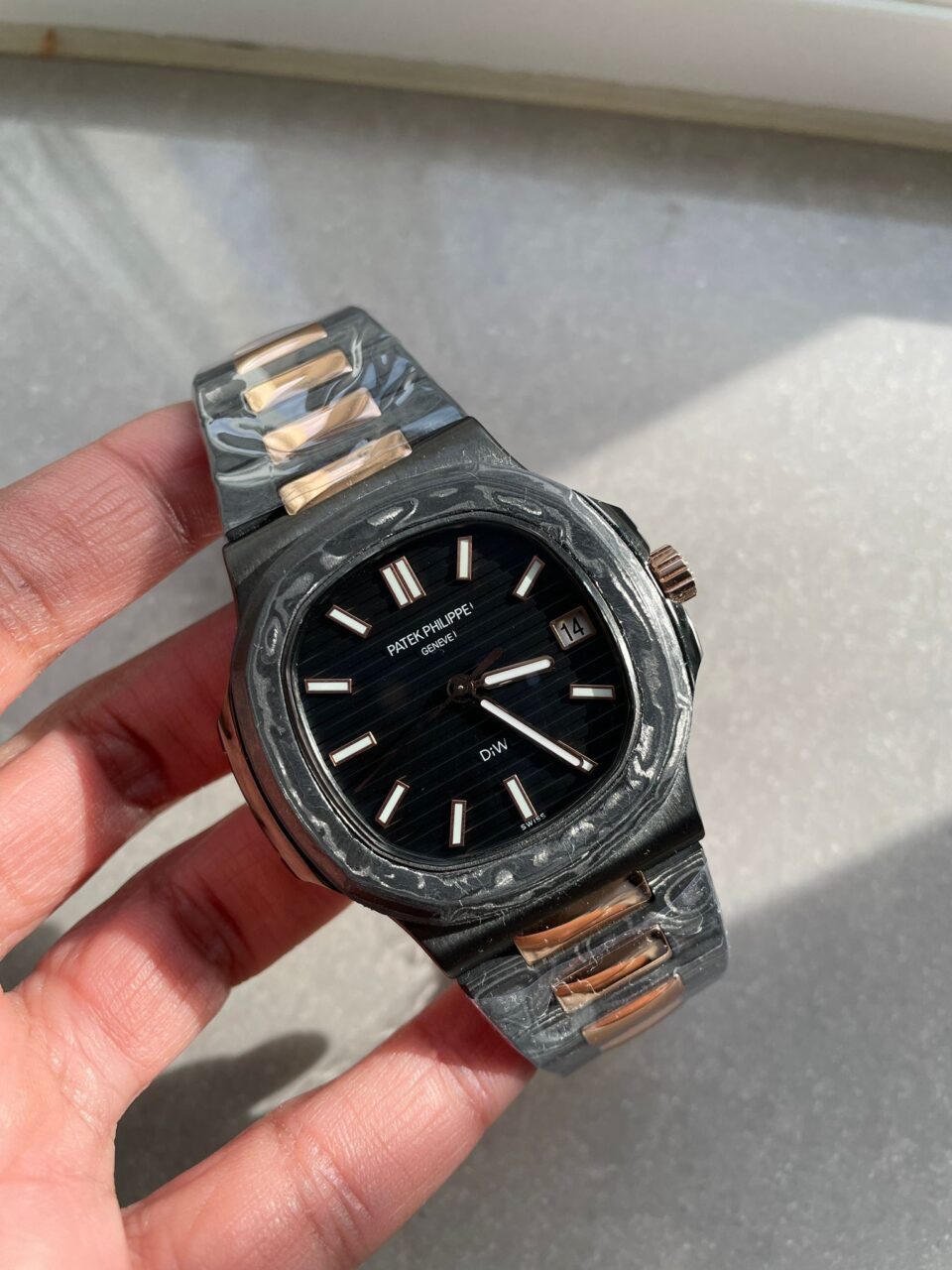 Replica PATEK PHILIPPE Nautilus 5711 DIW Carbon DIWF 1:1 Best Edition Black Textured Dial on Carbon/RG Bracelet 324CS