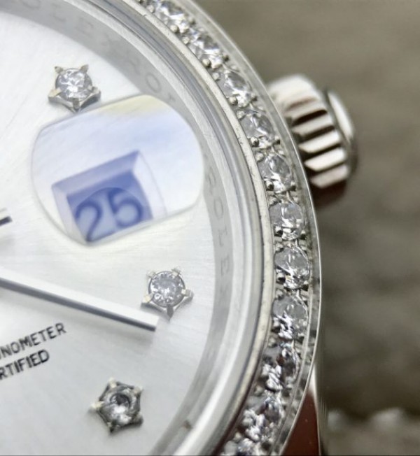 Replica Rolex DateJust 28mm Diamonds Bezel White Dial Diamonds Rome Markers Bracelet A2236