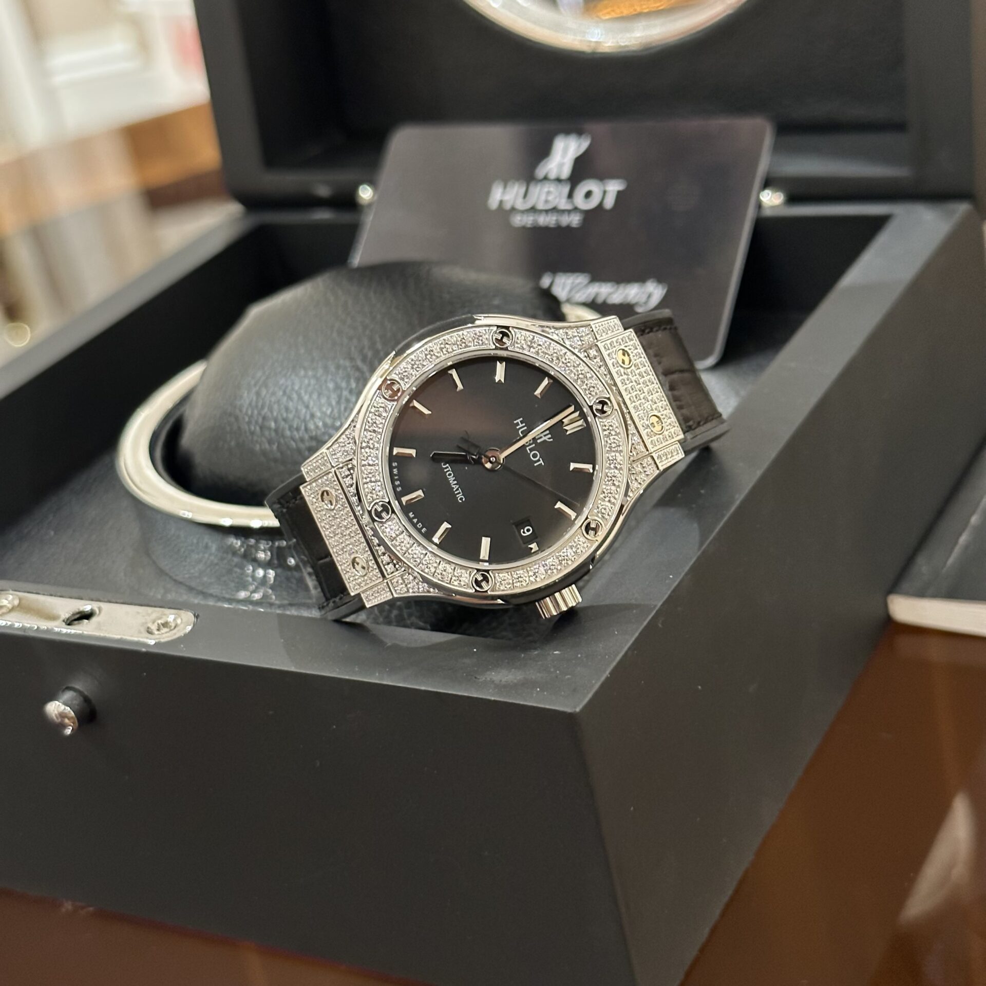 Hublot Classic Fusion Rep 1:1 Watch With Diamond Bezel Black HB Factory 38mm