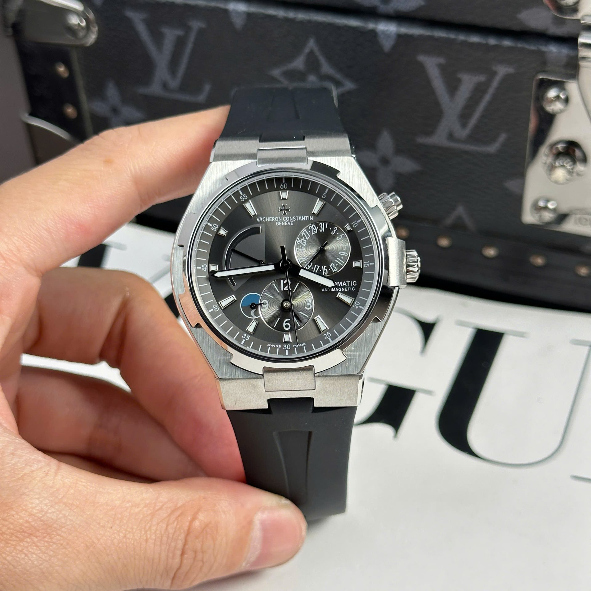 Vacheron Constantin Clone Watch Overseas Dual Time 47450 Gray 9F Factory 42mm