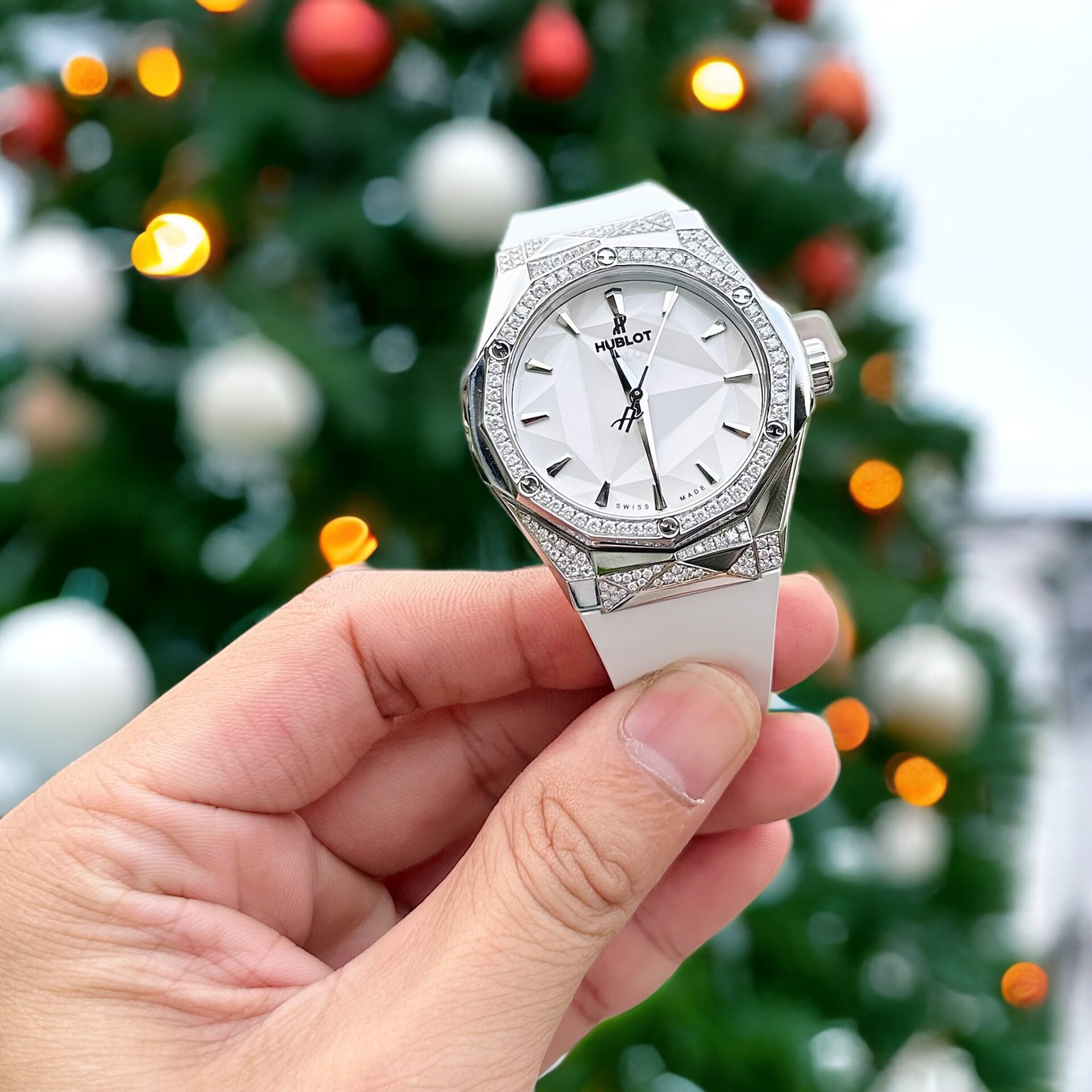 Hublot Replica Watch Orlinski Custom Moissanite Diamonds White Dial 40mm