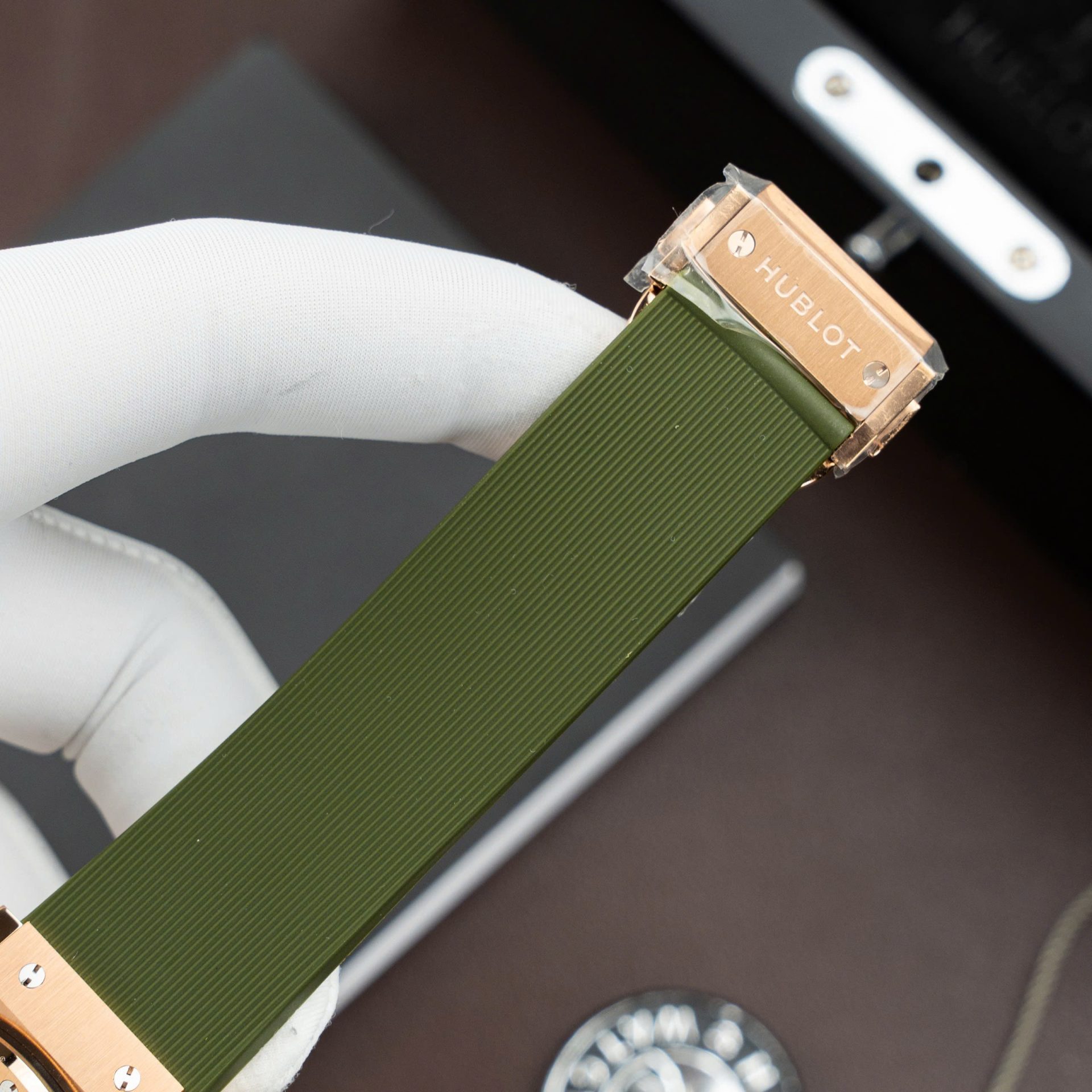 Hublot Best Replica Watch Classic Fusion King Gold Green Dial Movement SW300 Swiss Made 42mm