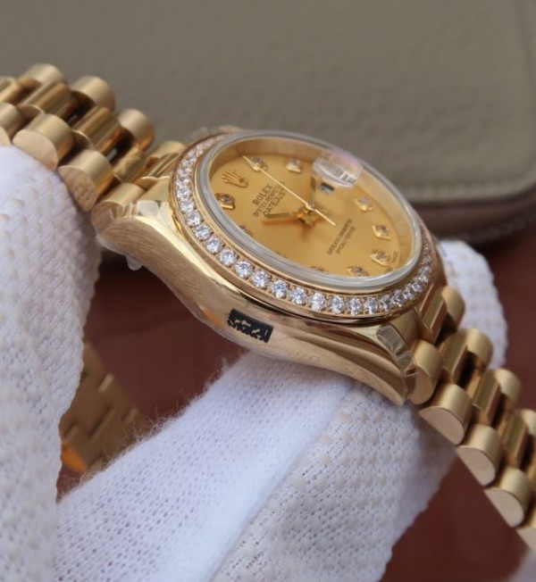 Replica Rolex DateJust 31mm Diamonds Bezel/Markers RG Case RG Gold Dial A2235